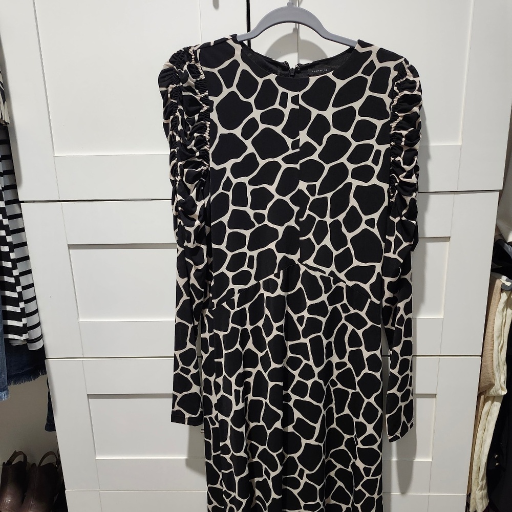 Ann Taylor size 4 black dress